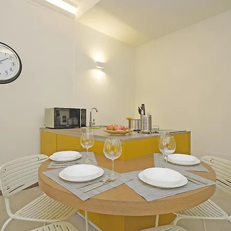 Gemhouse Ambra Garda * 加尔尼亚诺